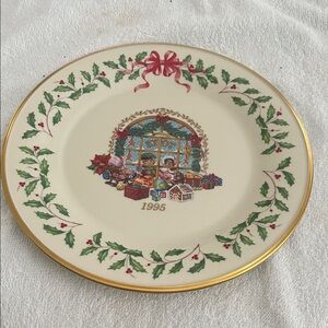 Vintage Holiday Plate with Holly and Bow Design